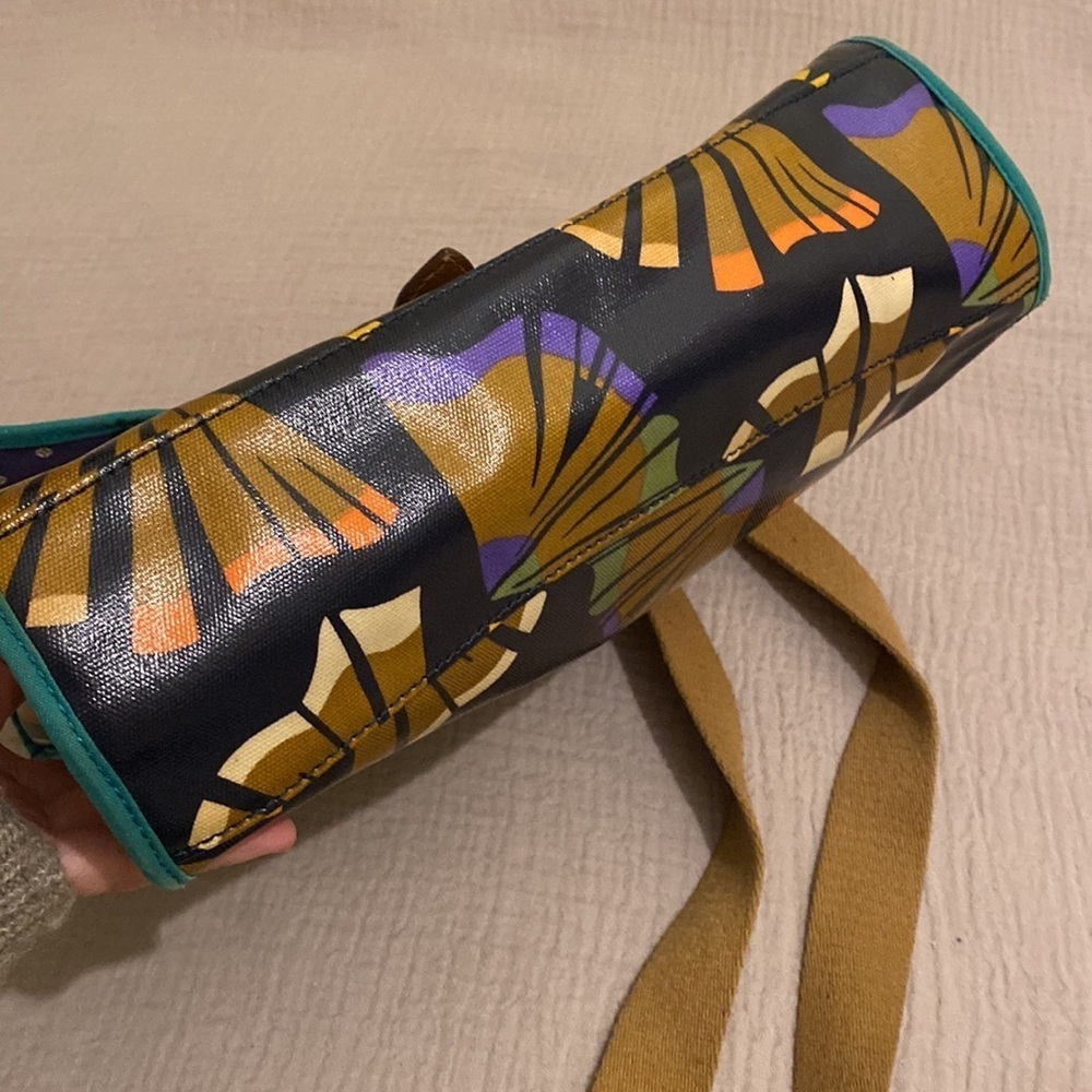 Fossil printed messenger bag . - Picture 7 of 13